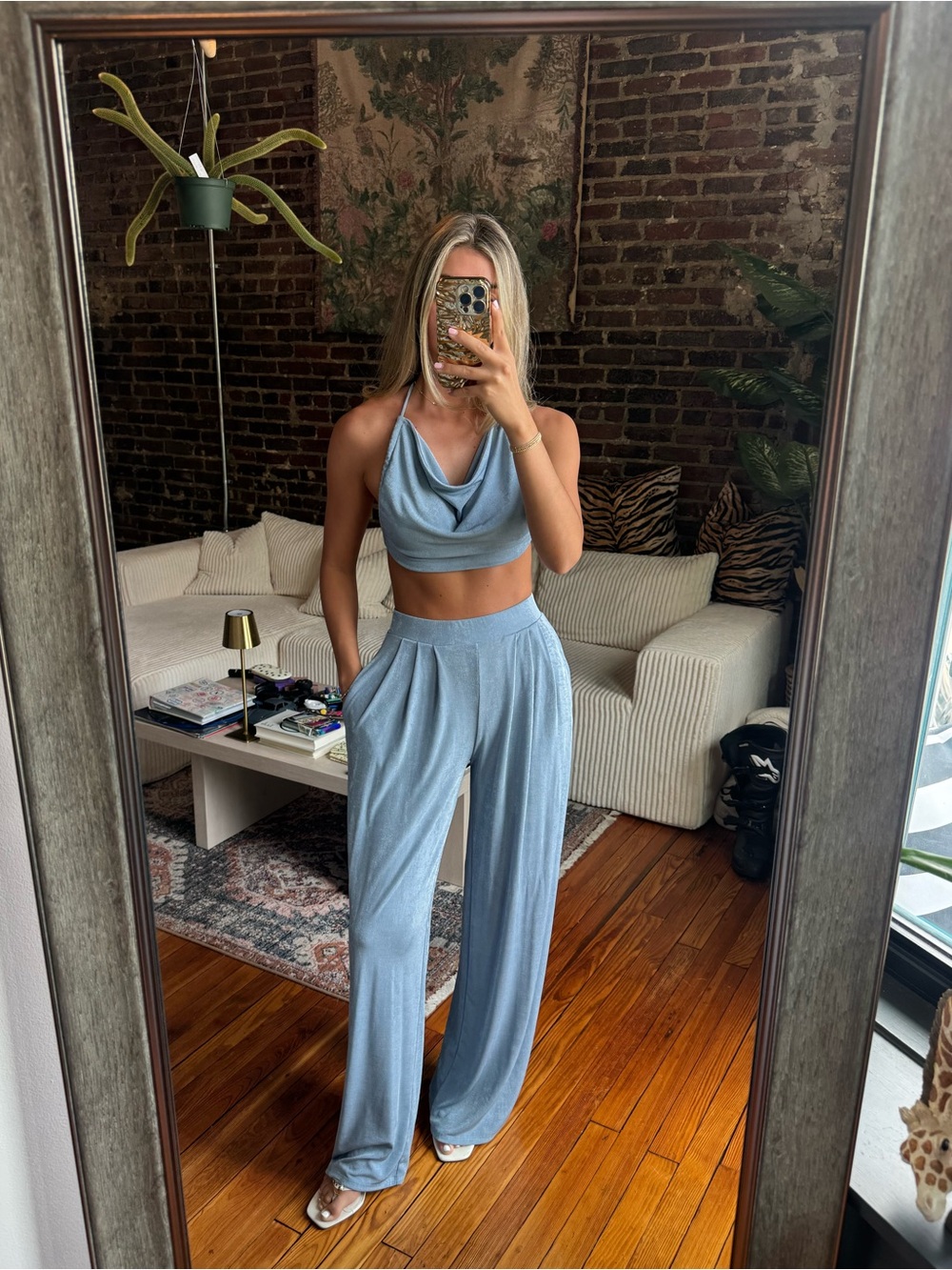 Chic Matching CO-ORD Light Blue Wide-Leg Set - Picture 3 of 16